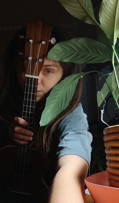 Beauty Bird sexy model img