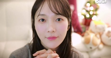 flat chested onlyfans porn galleries