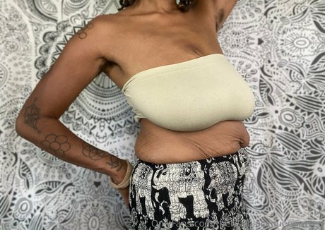 therealblackqueenraven star pretty photo