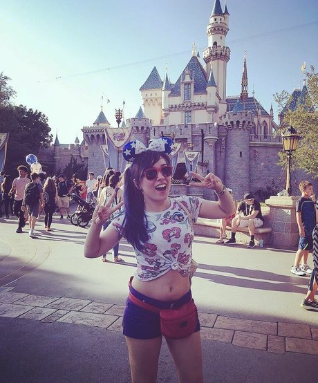 Ellen Rose Profile pic