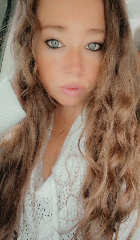 Ivy Mia pornstar nice img