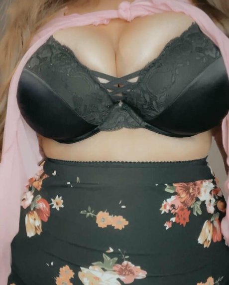 Ivy Mia porn actress pictures