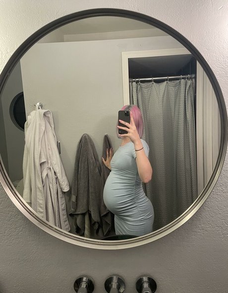 Peachy Shea star pornographic image