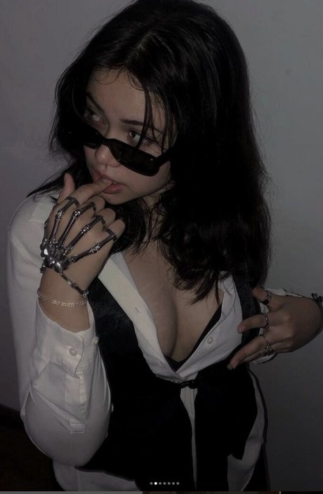 Jazzy Rosie nudes model img