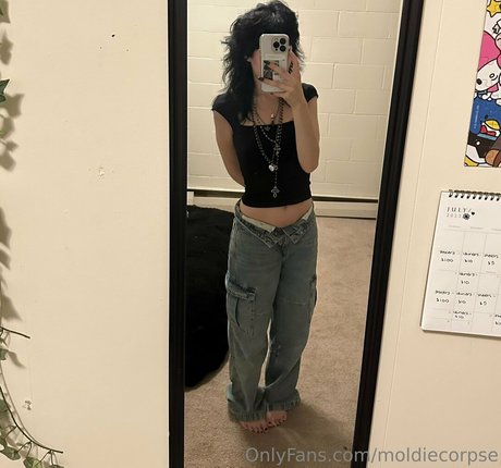 moldiecorpse pornstar naked pictures