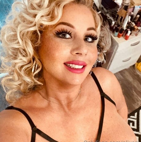 elixerr naked star photos