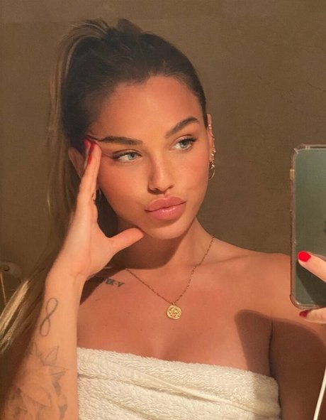 Andrea Stein Feliu high quality star images