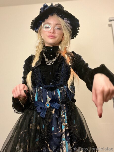 lolafae actress photos