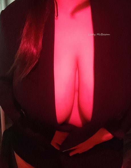 Lady McBosom model xxx photo