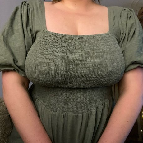 Snacky Thikums sexy star archive