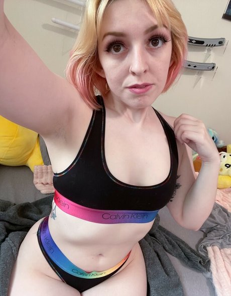 Ashleigh Tano model hd photo