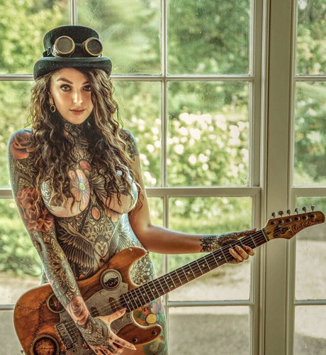 Jessica Surch sexy model img