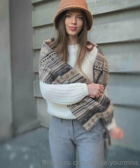 agata yourmiss sexy actress pictures