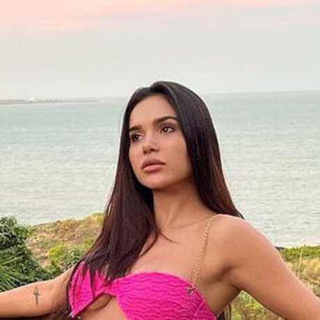 Gizelly Bicalho nude pornstar galleries