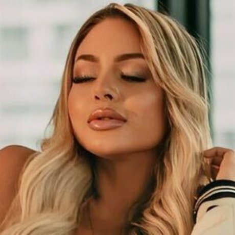 Gbriela Reinaldo pornographic model pics