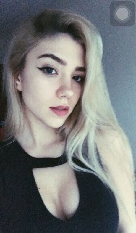 Snowmaiid Profile pic