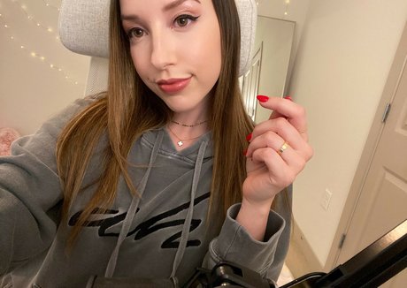 JackieMButler nice pornstar picture