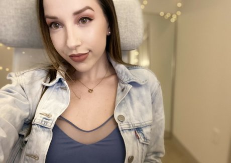 JackieMButler pretty model pictures