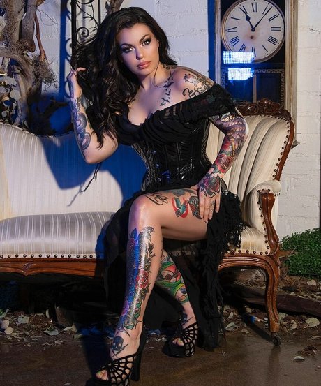 Baileysarian sexy star photo