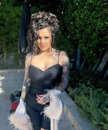 Baileysarian star sexy picture