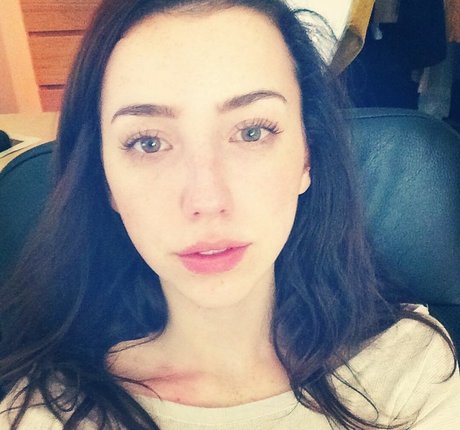 breebunn pornographic model gallery