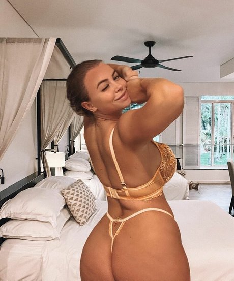 Madison Mclachlan naked actress galleries