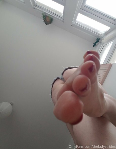 giantessgingerofficial nude star photo