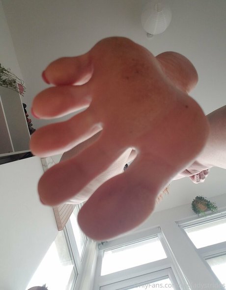 giantessgingerofficial star hot photos