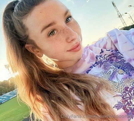 kylienextdoor69 hd star pic