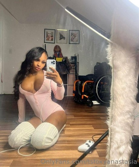 tsfoxyanastasia naked actress galleries