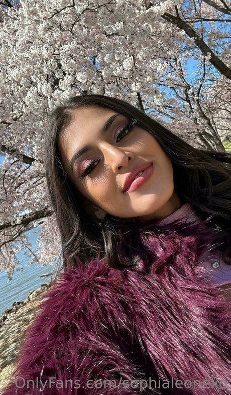 Sophialeonexo pornstar adult pic