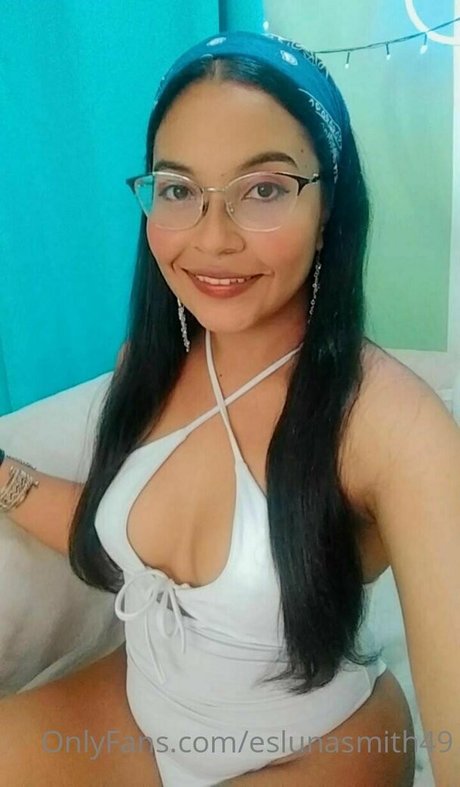 eslunasmith49 Profile pic