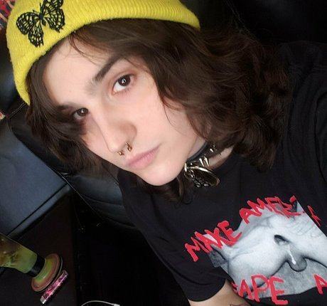 skyyshark hot star pic