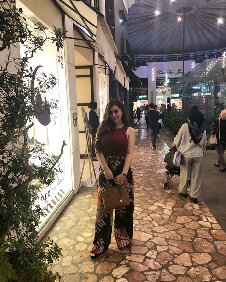 Renna Dyana hot star photo