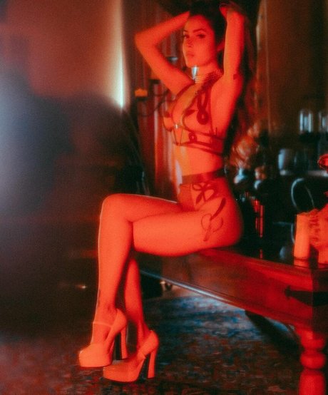 Maren Altman nudes model pic