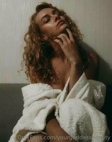 yourgoddessbeauty adult model pic