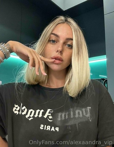 alexaandra vip exclusive actress pics