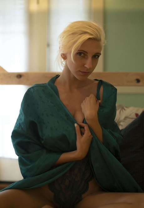 Hopeless So Frantic model free pic