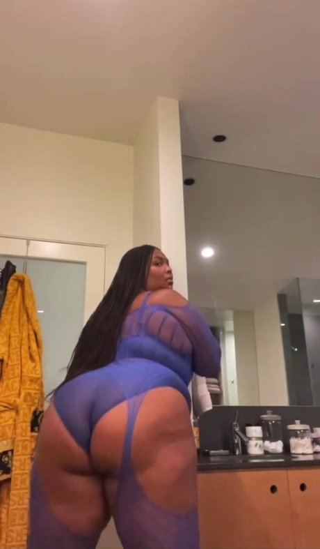 Lizzo model naked img