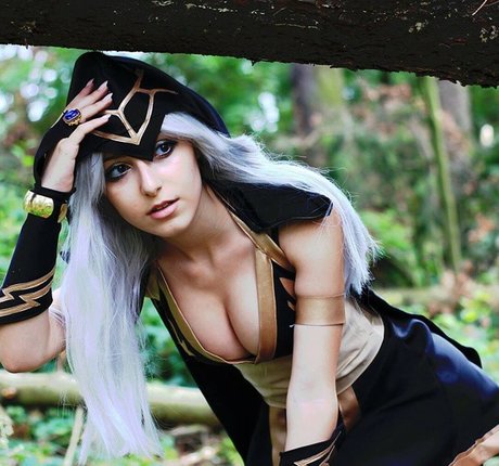 AnniTheDuck model xxx gallery