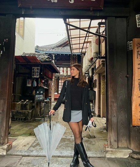 Develique pretty star pics