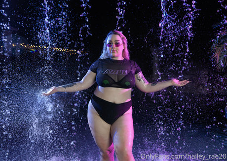 hailey rae20 model top photo