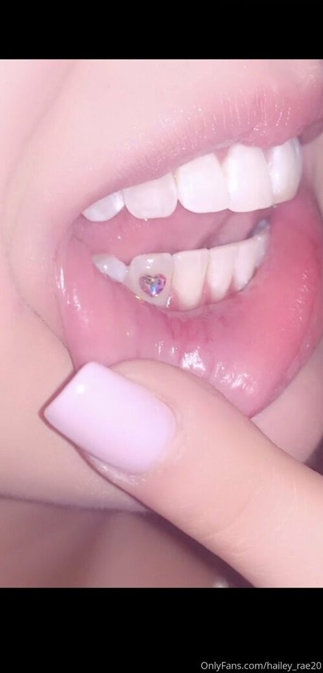 hailey rae20 art actress galleries