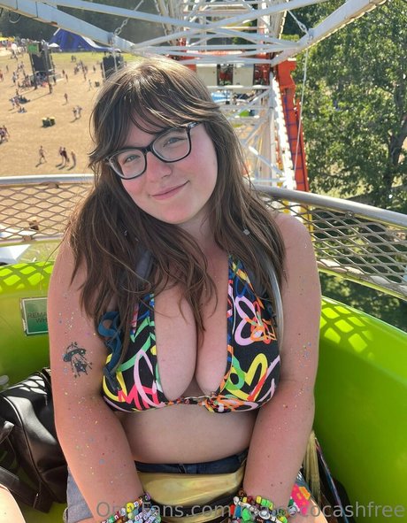 realcococashfree adult model pic