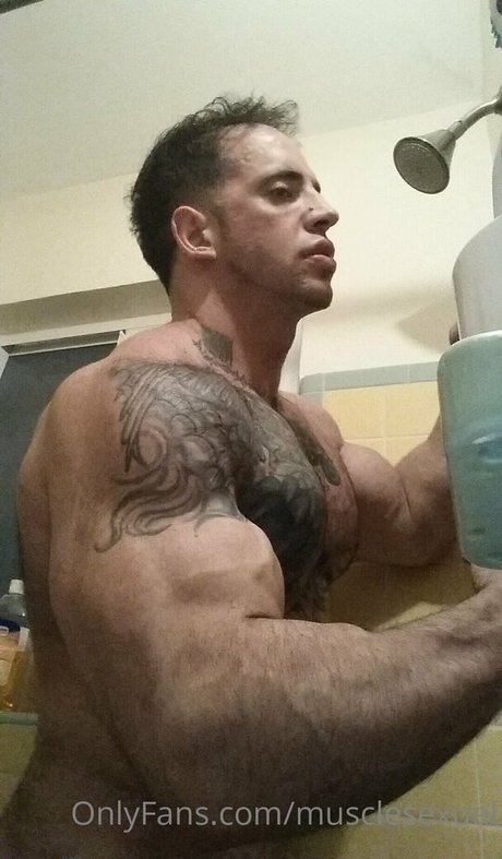 musclesexual model sexy pic
