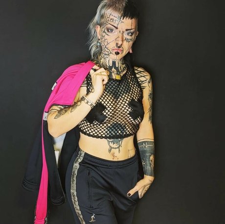 skormo83 sex model pic