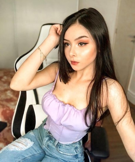 Eduarda Yuni model hot pic