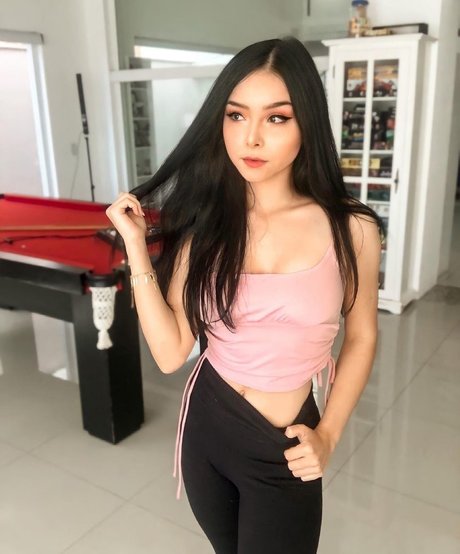 Eduarda Yuni pornstar beautiful gallery