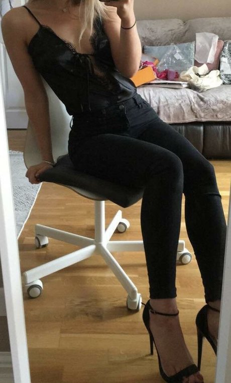 rosielovers21 pornstar exclusive image