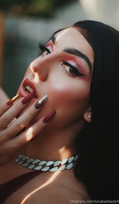 lunabarbiedoll beautiful pornstar img